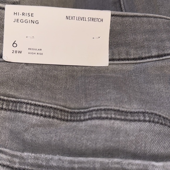 American Eagle High Rise Distressed Jegging - Picture 7 of 8